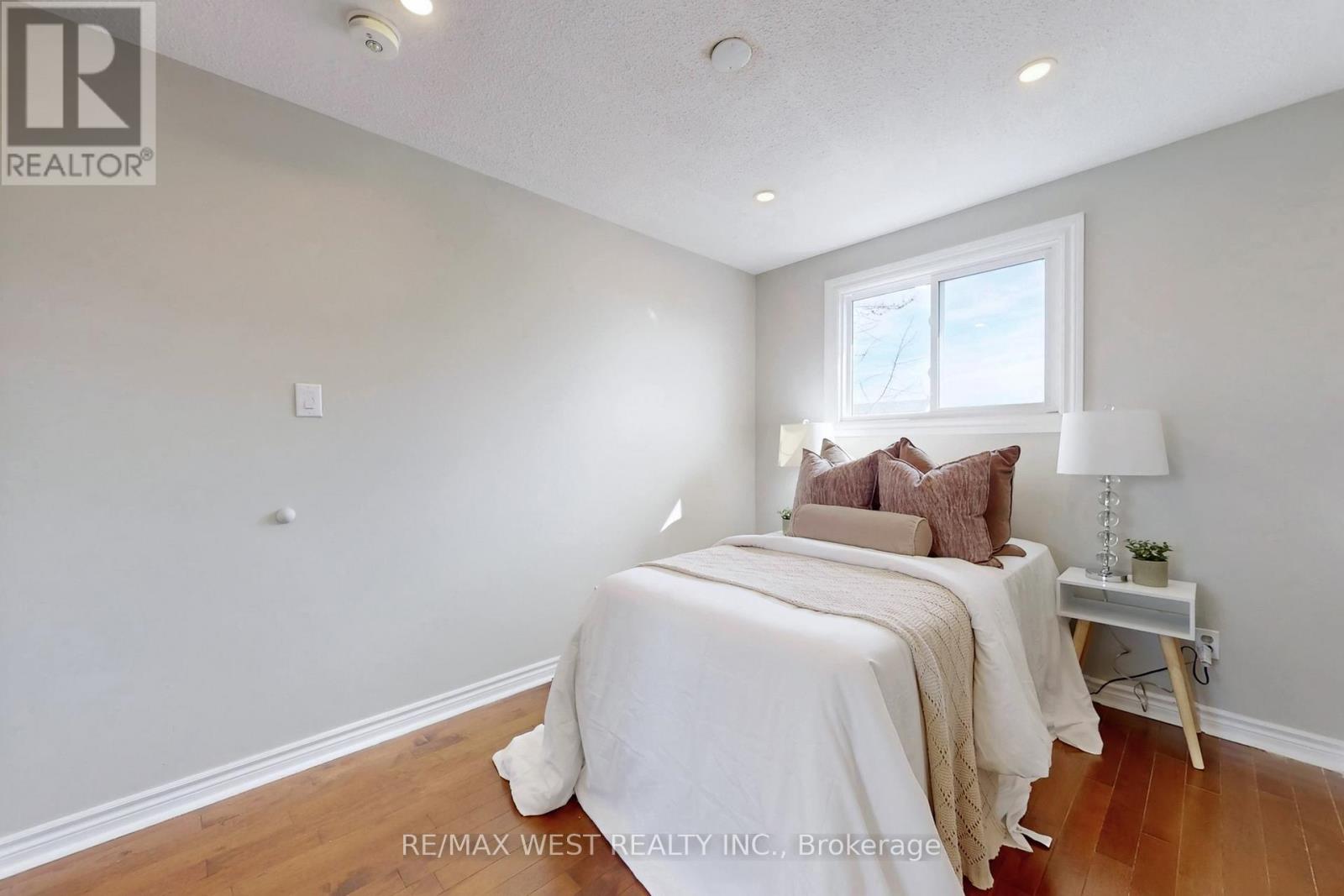 113 KINGSWOOD DRIVE N — photo 24
