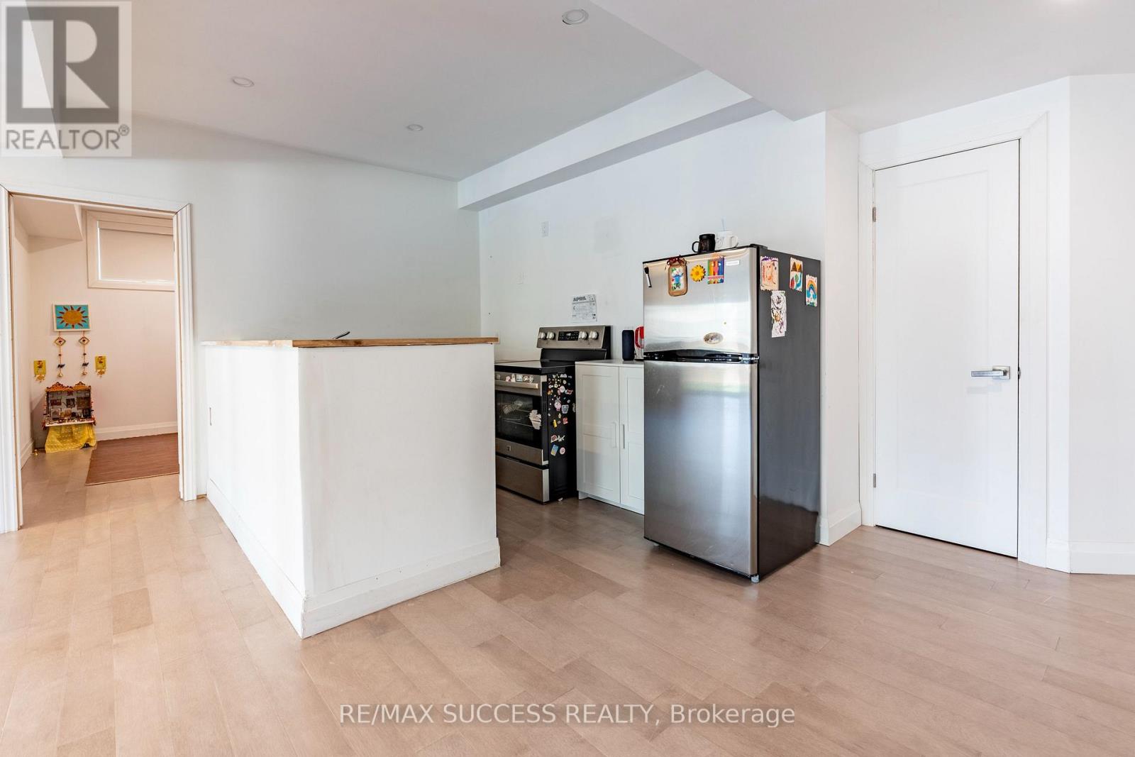 554 BRIDGEMILL CRESCENT E — photo 42