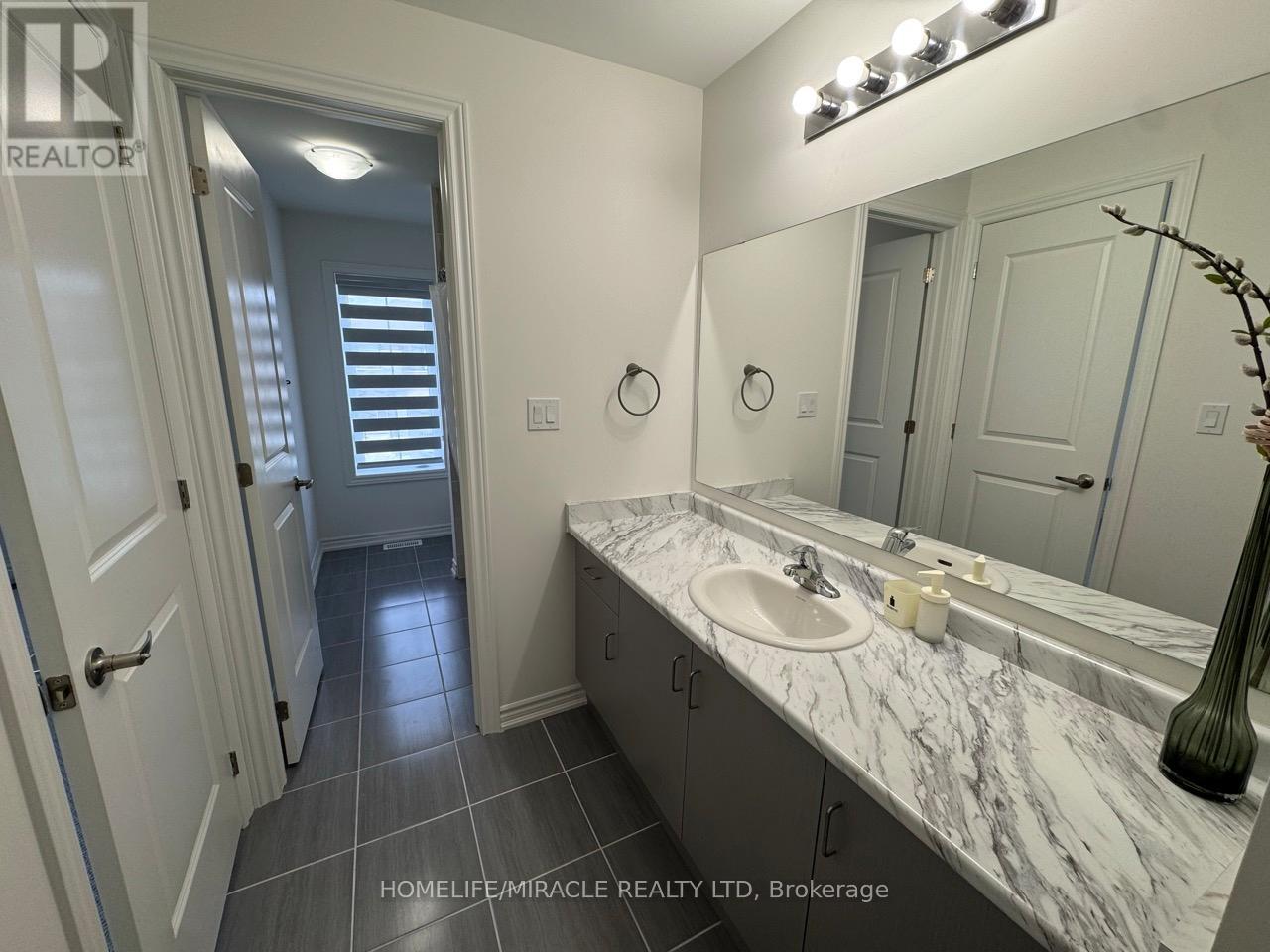 10 FERGUSON STREET — photo 31