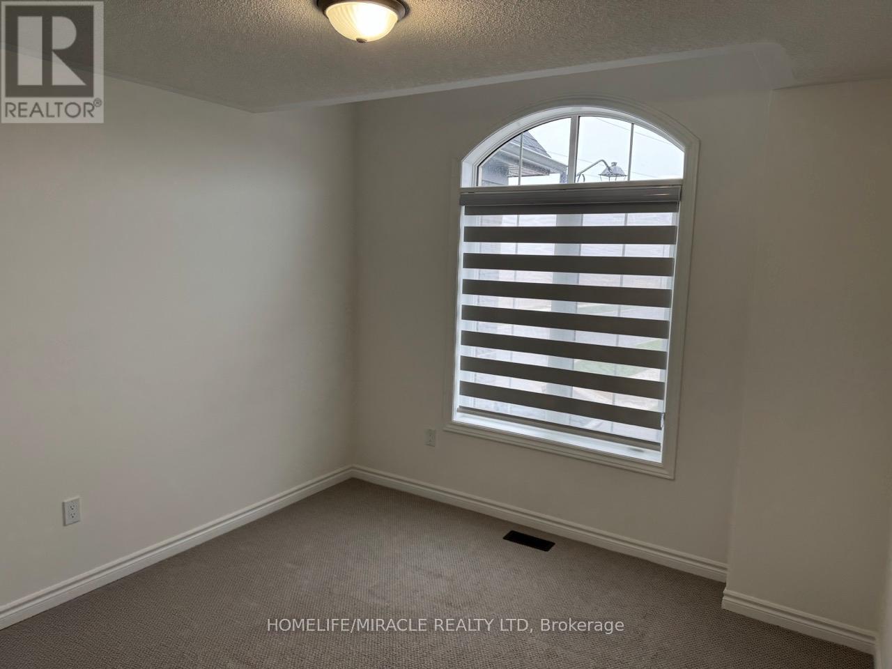 10 FERGUSON STREET — photo 34