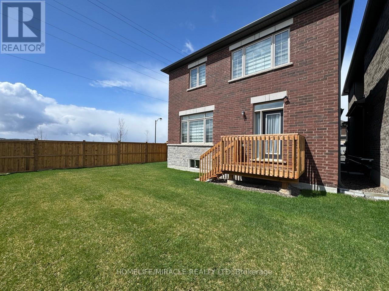 10 FERGUSON STREET — photo 36