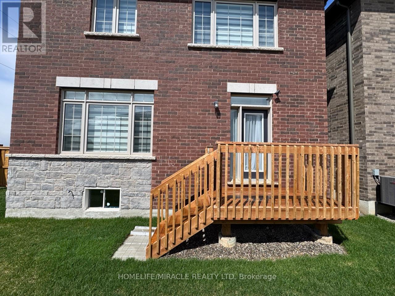 10 FERGUSON STREET — photo 37