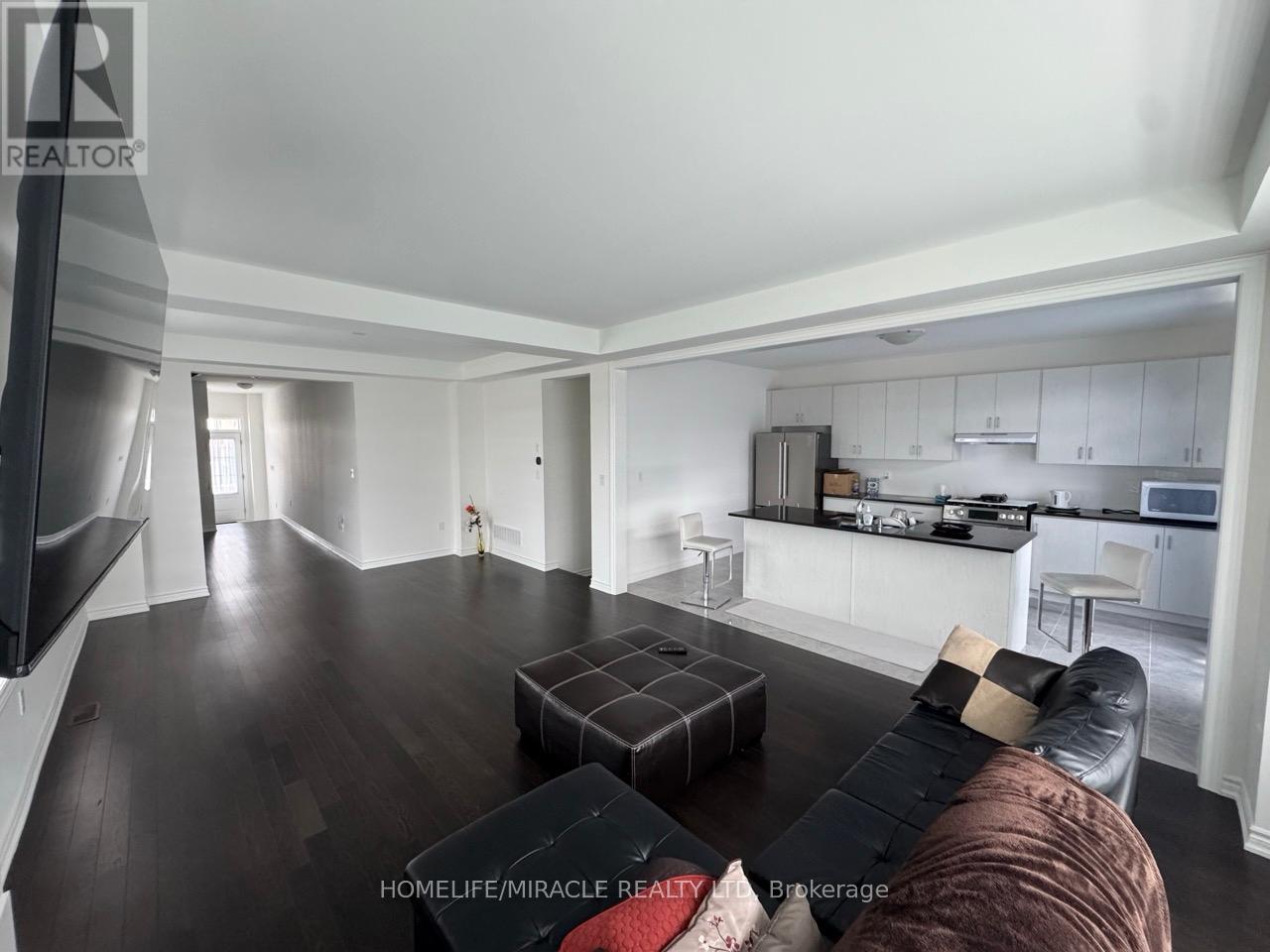 10 FERGUSON STREET — photo 7