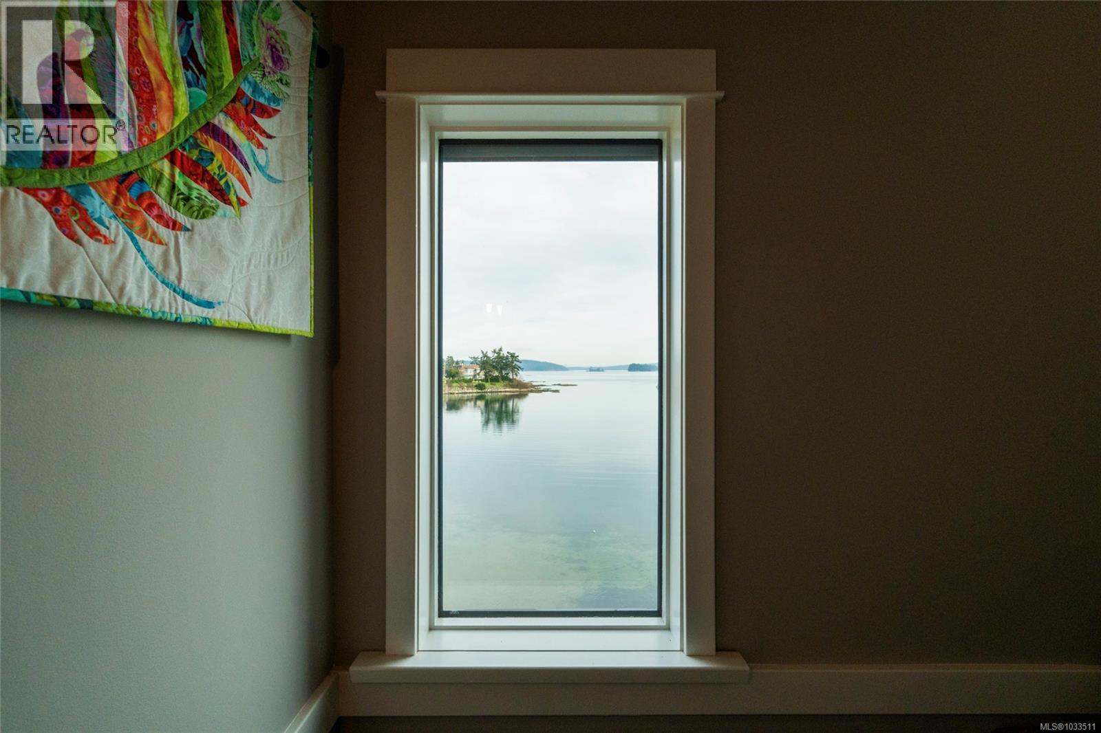 201 9949 Third Street, Sidney