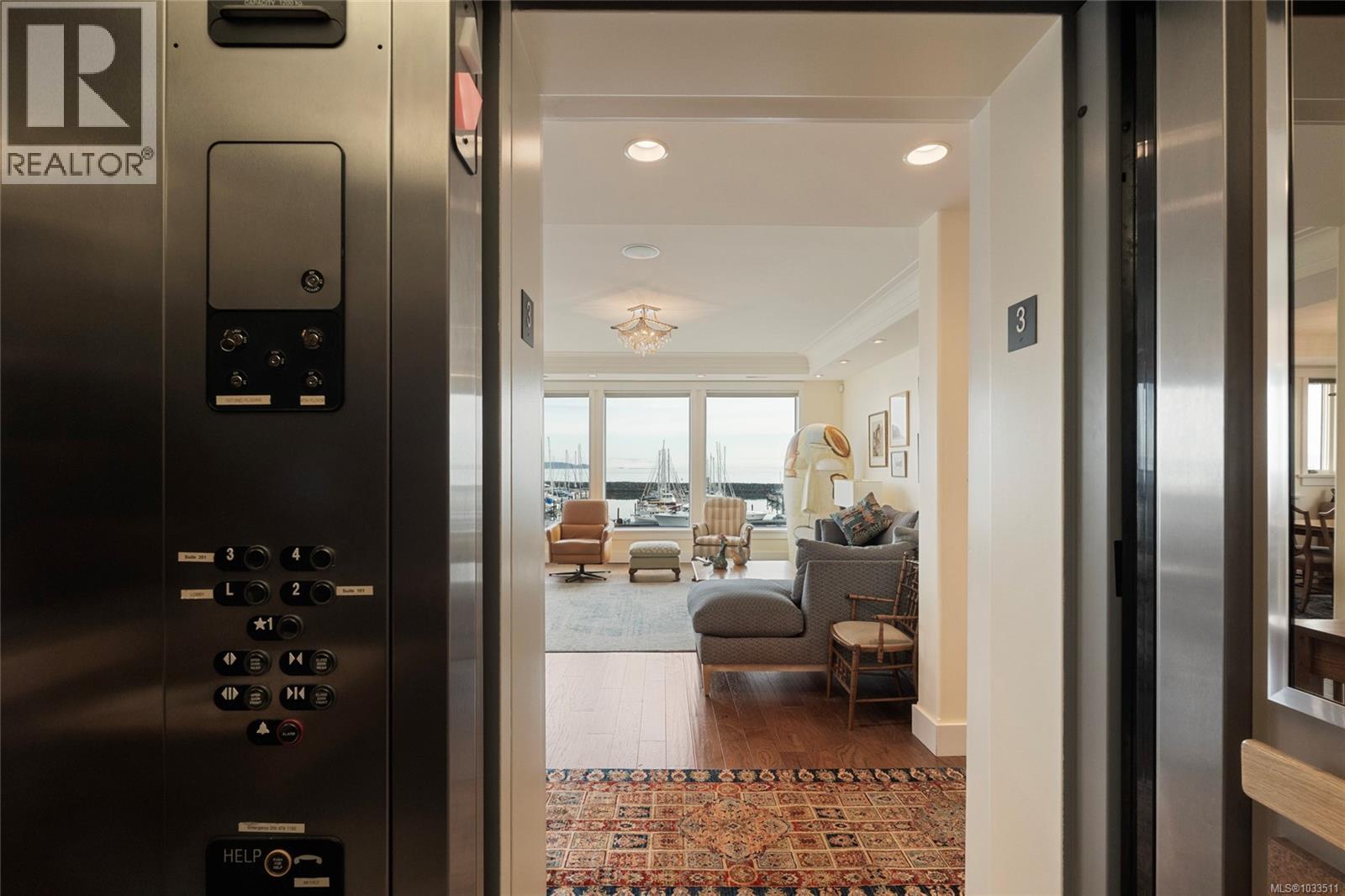 201 9949 Third Street, Sidney