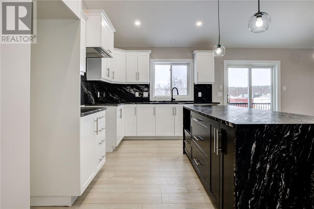 837 Moonrock Avenue, Sudbury, Ontario, P3E5Z5 — Photo 4
