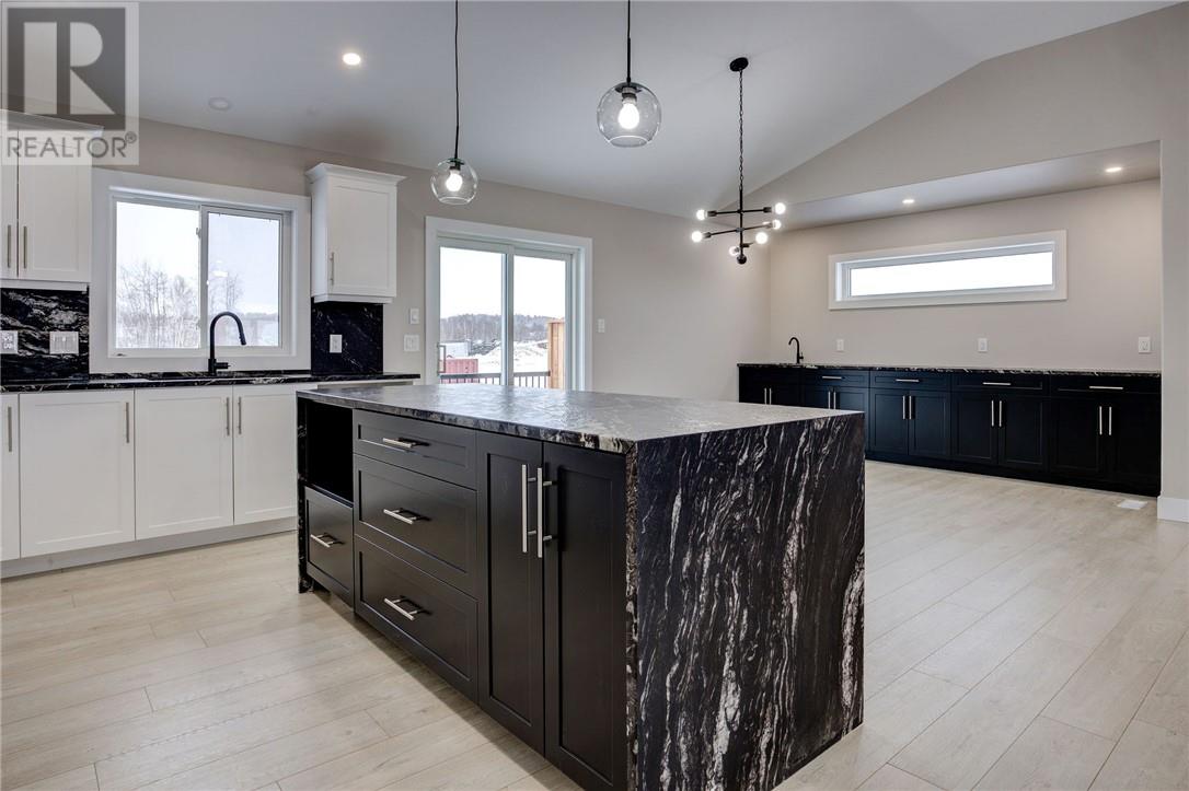 837 Moonrock Avenue, Sudbury, Ontario, P3E5Z5 — Photo 3