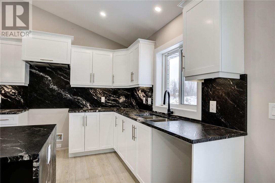 837 Moonrock Avenue, Sudbury, Ontario, P3E5Z5 — Photo 7