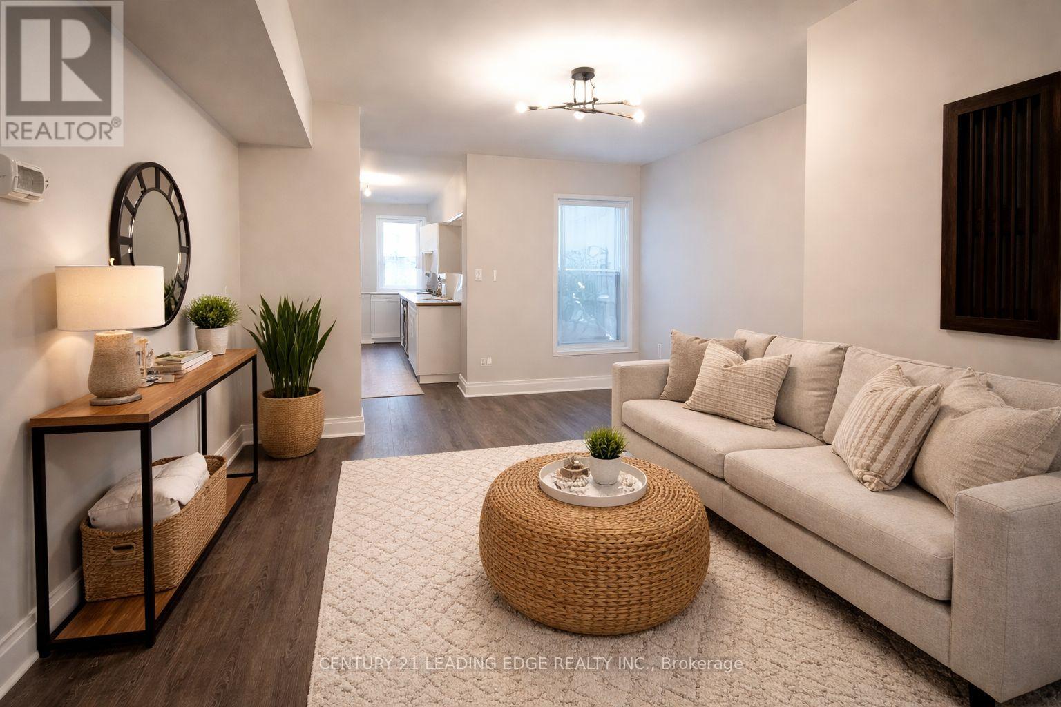 Listing photo of A - 260 DUPONT STREET