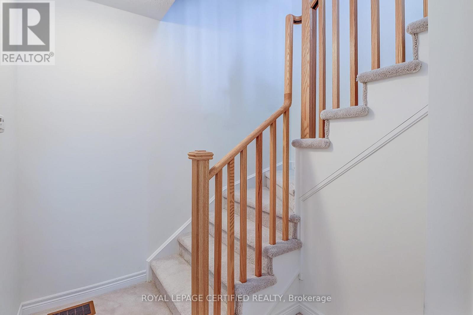2013 CAMERON LOTT CRESCENT - 33