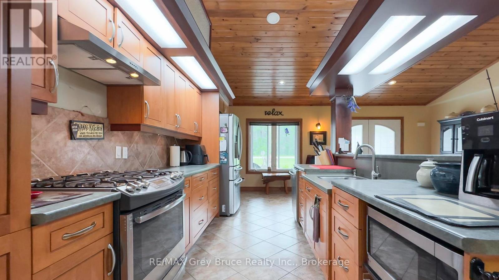 236 BRUCE STREET - 8