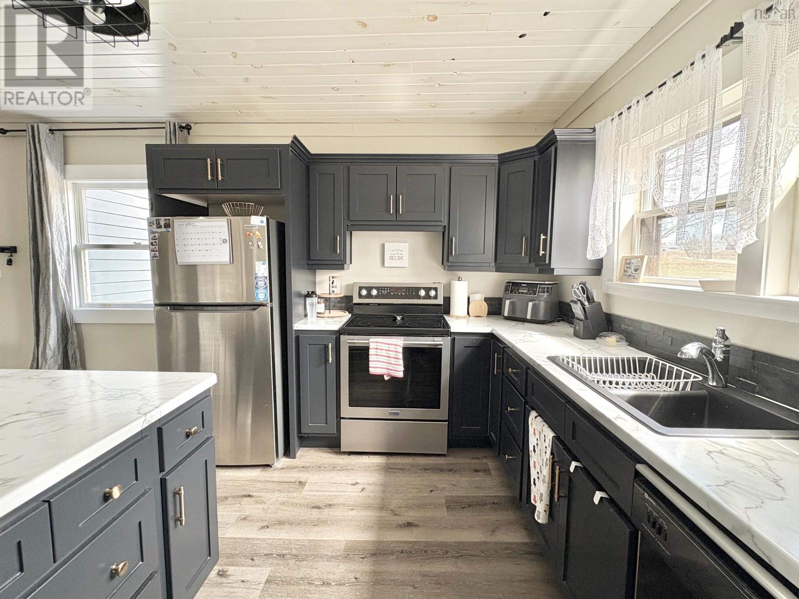 Property 13 of 30 of 927 Highway 334