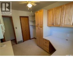 Laundry room - 402 Fourth Street, Kipling, SK S0G2S0 Photo 13
