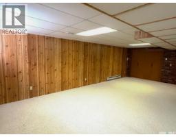 Storage - 402 Fourth Street, Kipling, SK S0G2S0 Photo 11