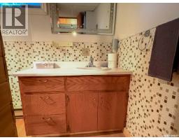 Bonus Room - 402 Fourth Street, Kipling, SK S0G2S0 Photo 12