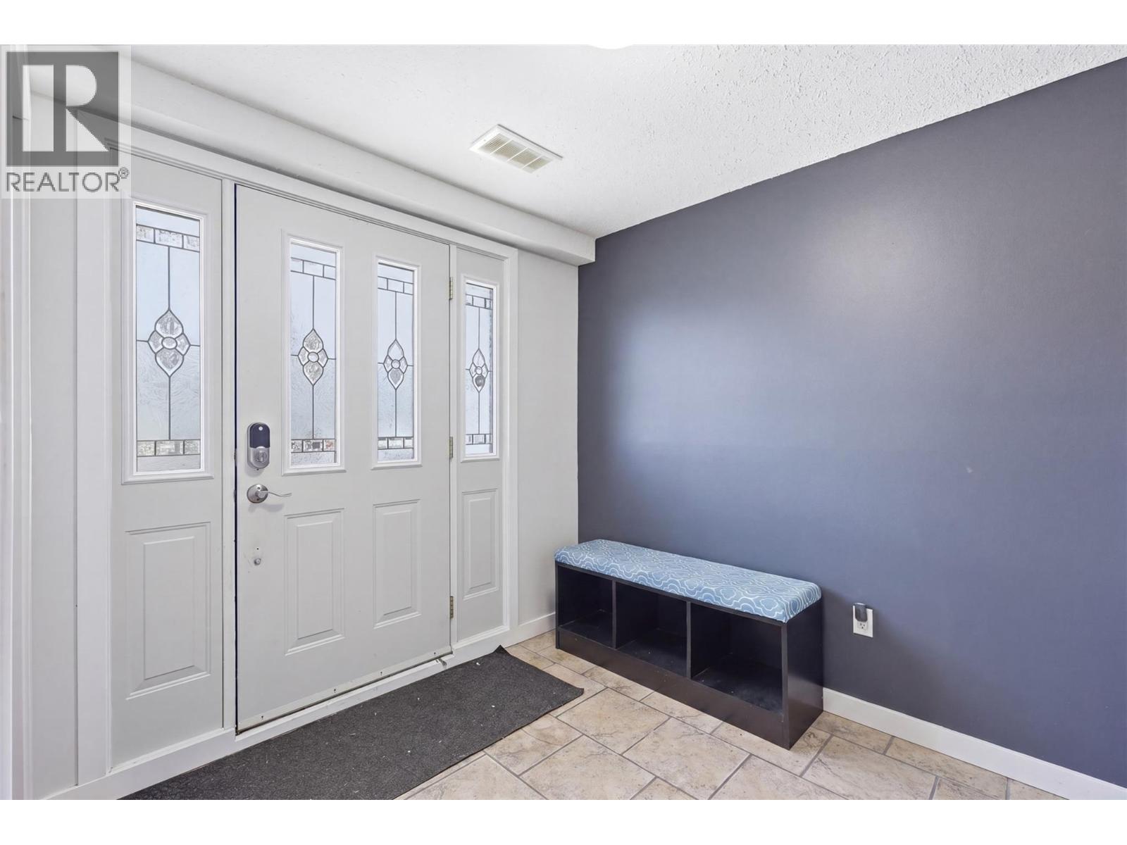 1572 MT DUFFERIN Drive - 19