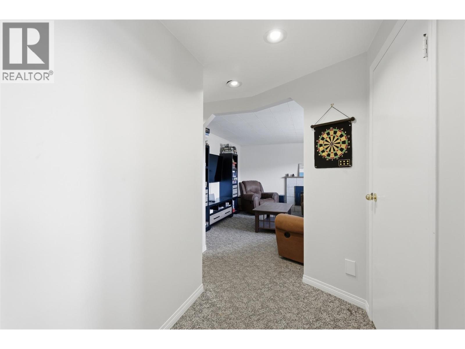 1572 MT DUFFERIN Drive - 21
