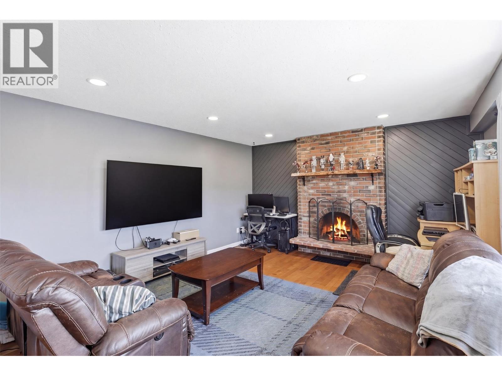 1572 MT DUFFERIN Drive - 6