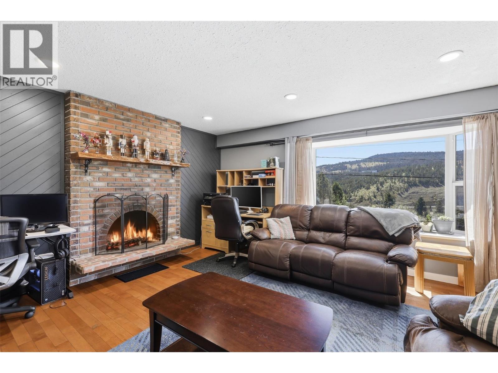 1572 MT DUFFERIN Drive - 7