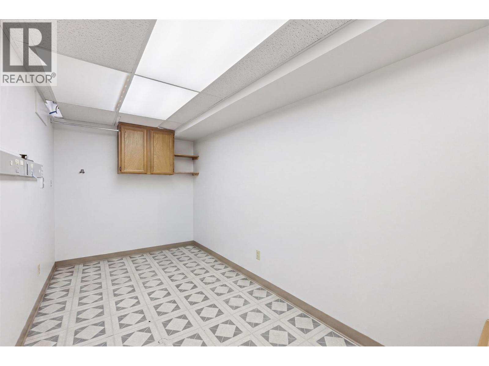 1572 MT DUFFERIN Drive - 30