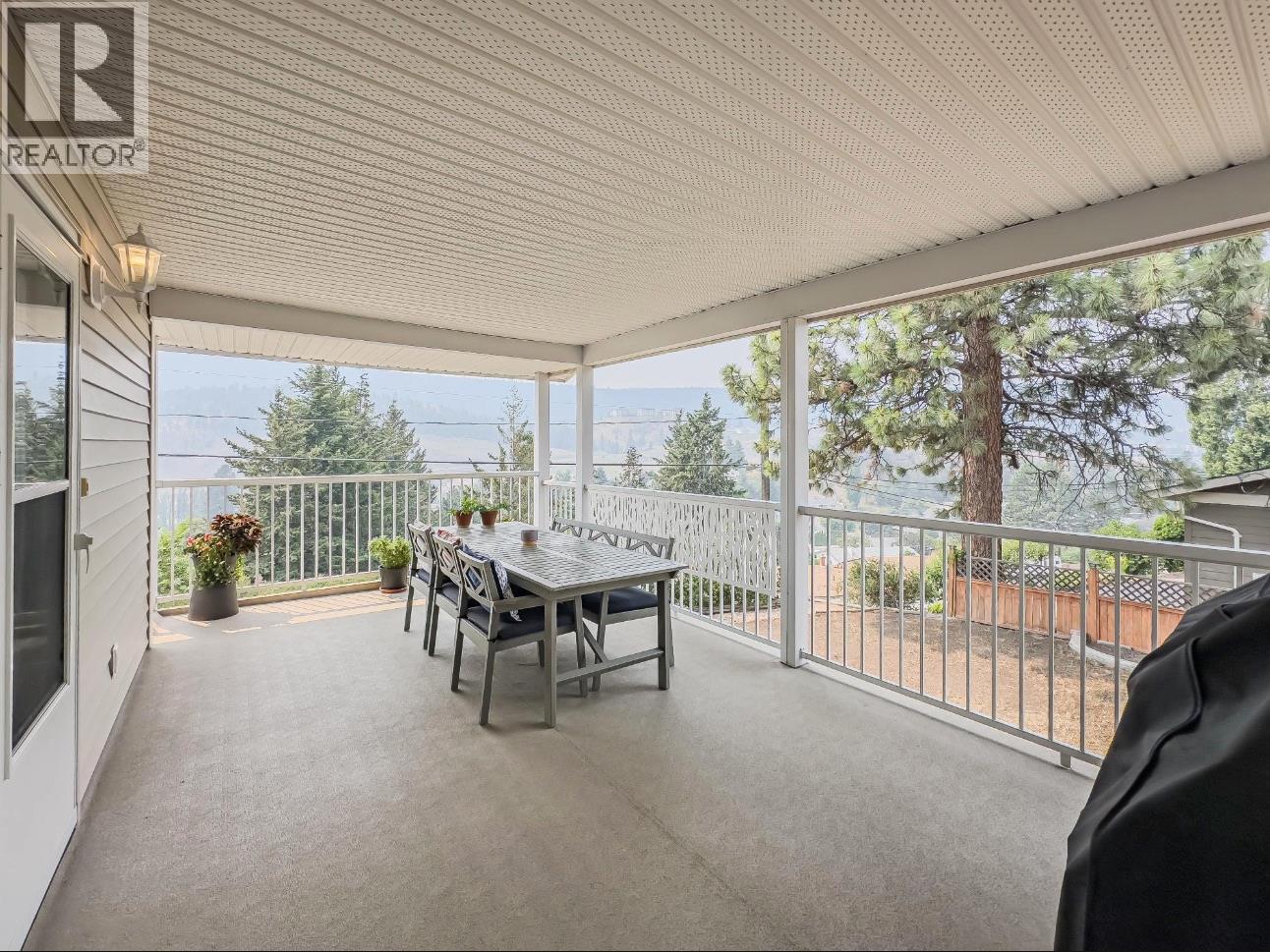 1572 MT DUFFERIN Drive - 31