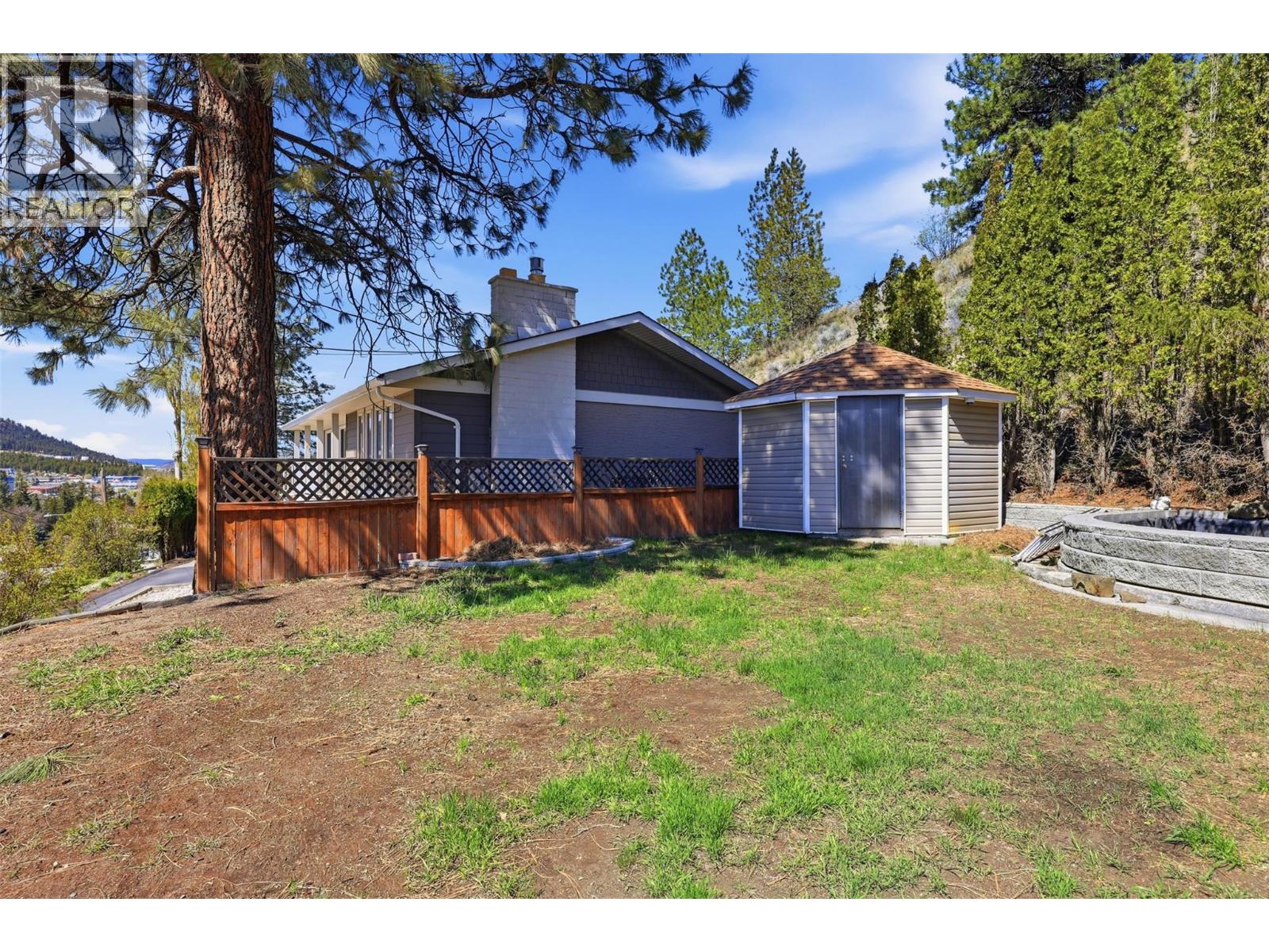 1572 MT DUFFERIN Drive - 33