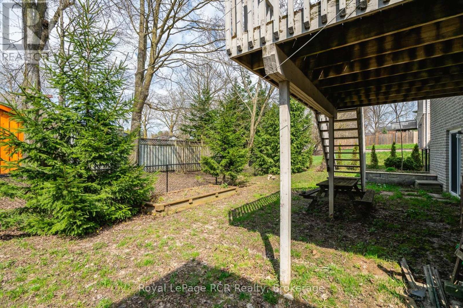 246 16TH AVENUE CRESCENT - 31