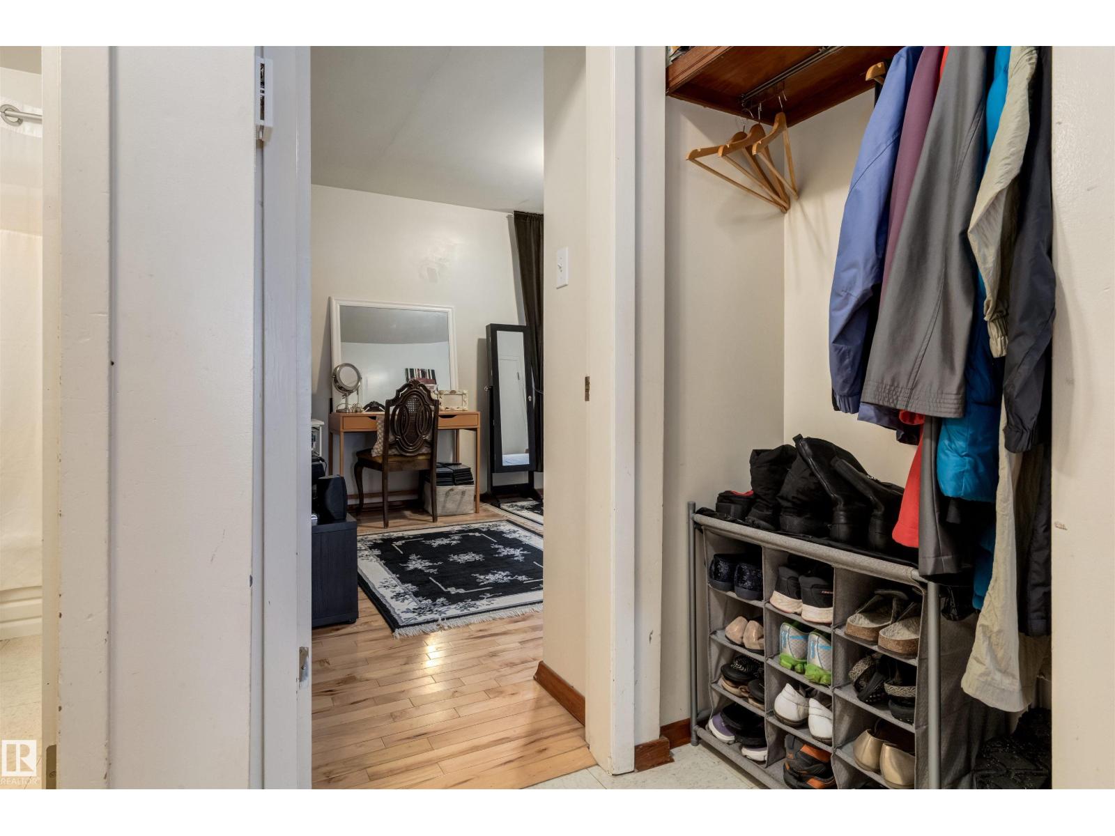 #33 10230 122 ST NW, Edmonton