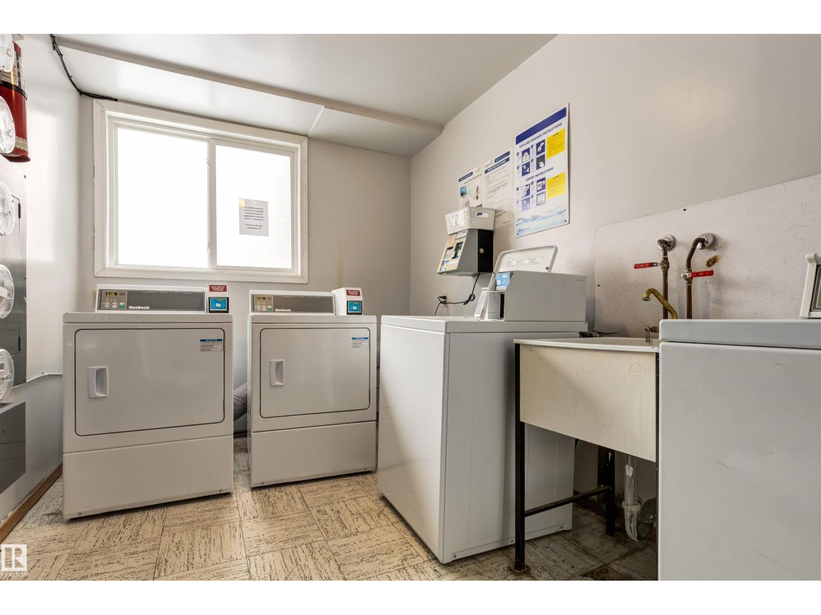 #33 10230 122 ST NW, Edmonton