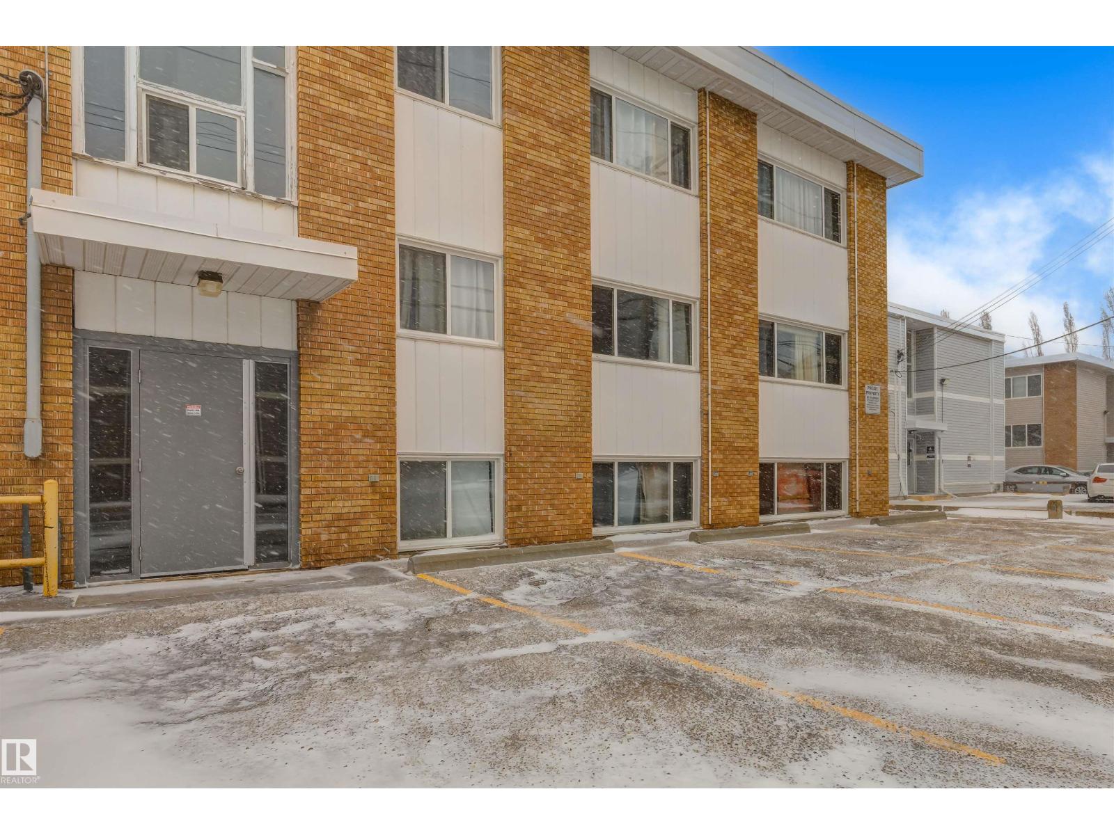 #33 10230 122 ST NW, Edmonton