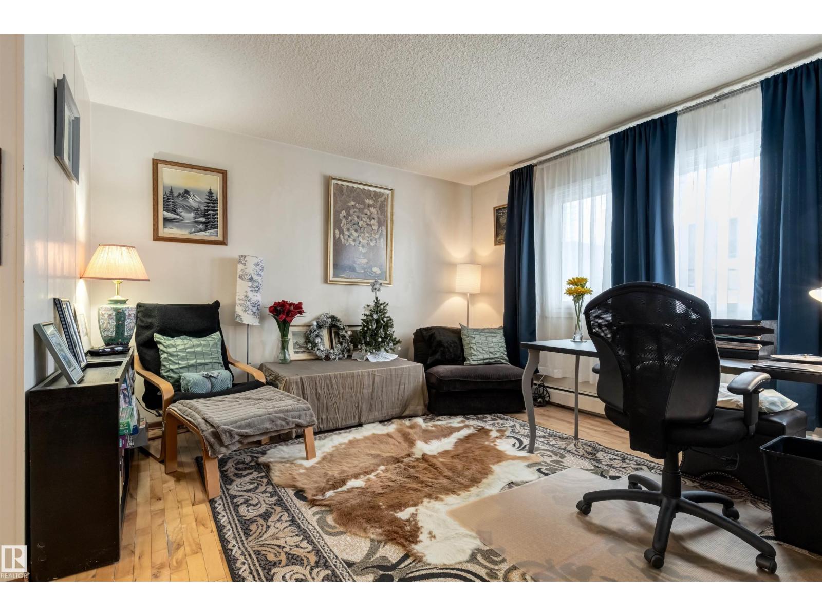 #33 10230 122 ST NW - 6