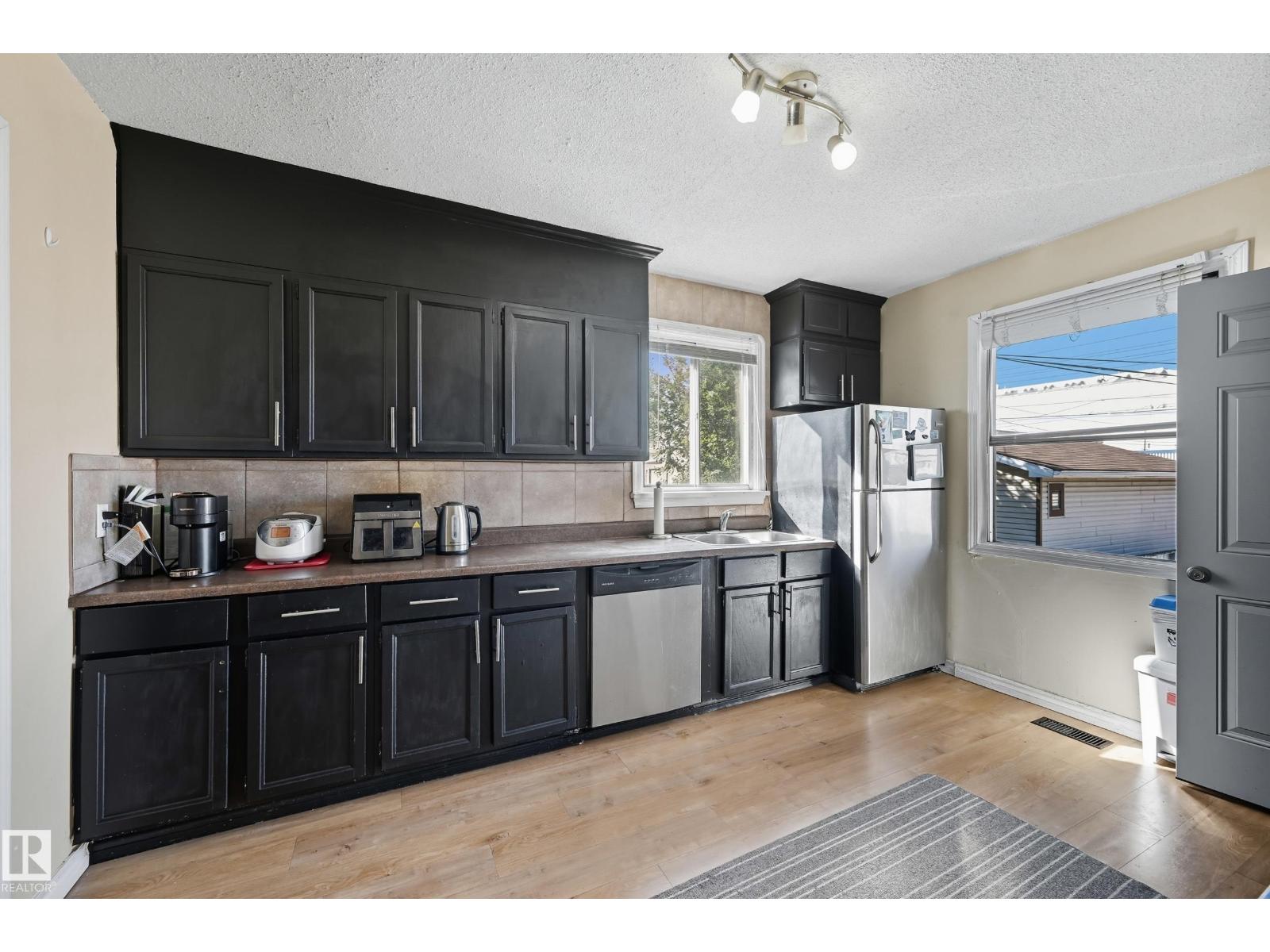 11908 71 ST NW - 12