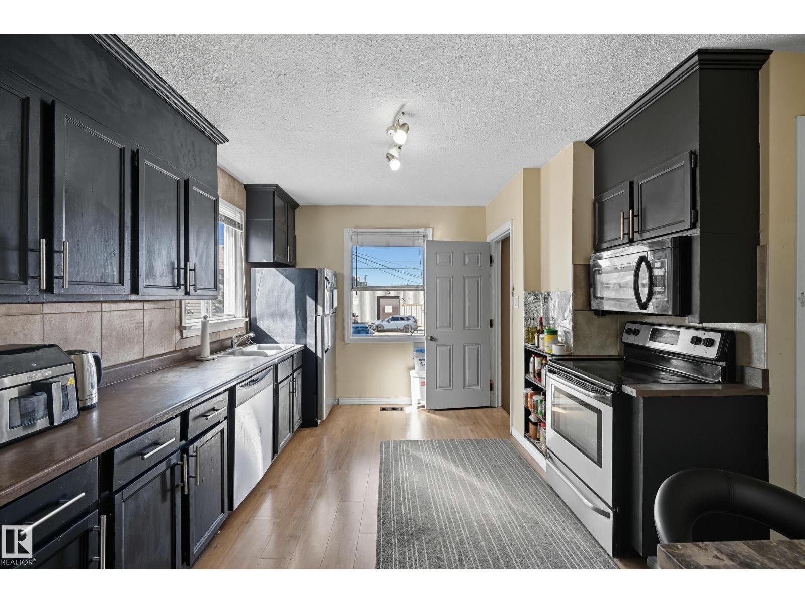 11908 71 ST NW, Edmonton