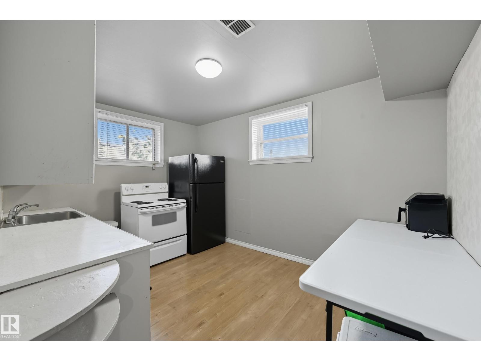 11908 71 ST NW, Edmonton