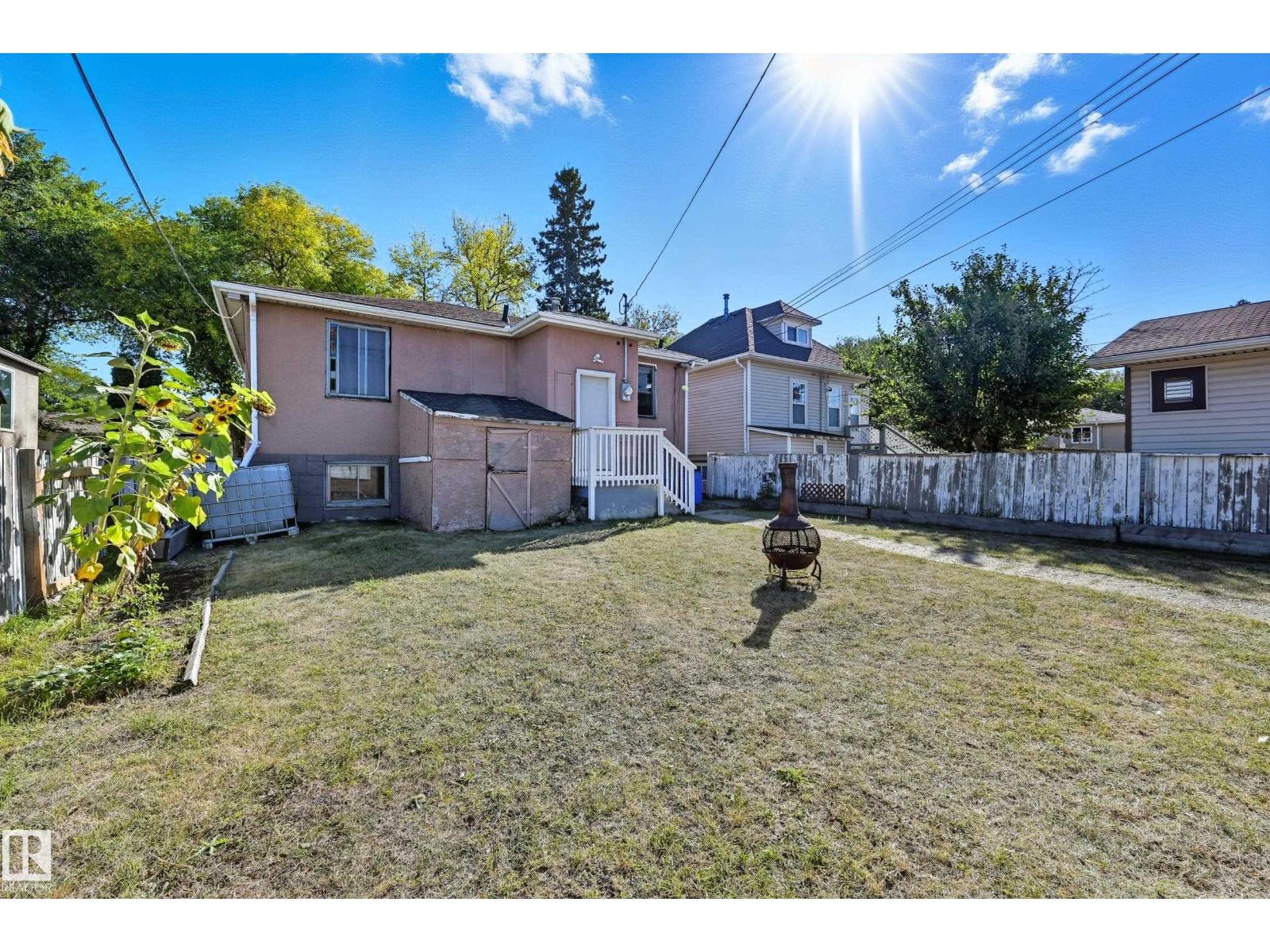 11908 71 ST NW, Edmonton