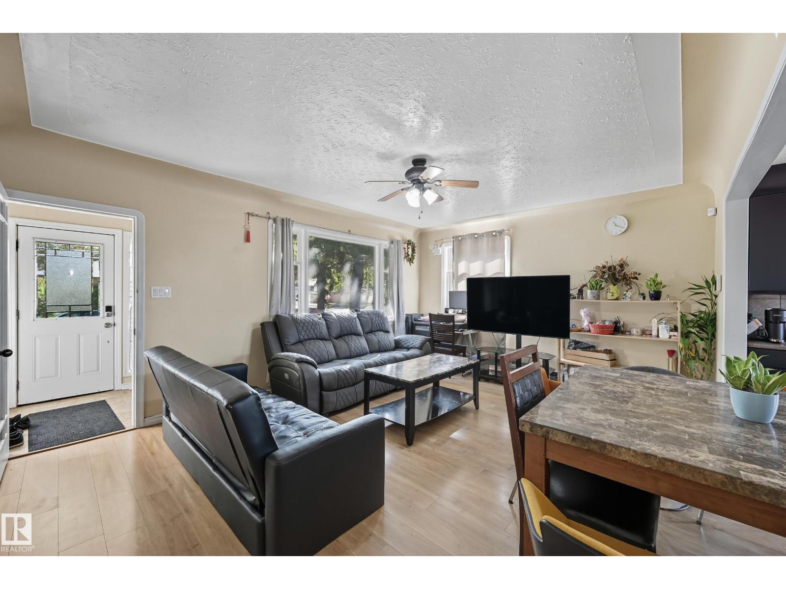 11908 71 ST NW - 5