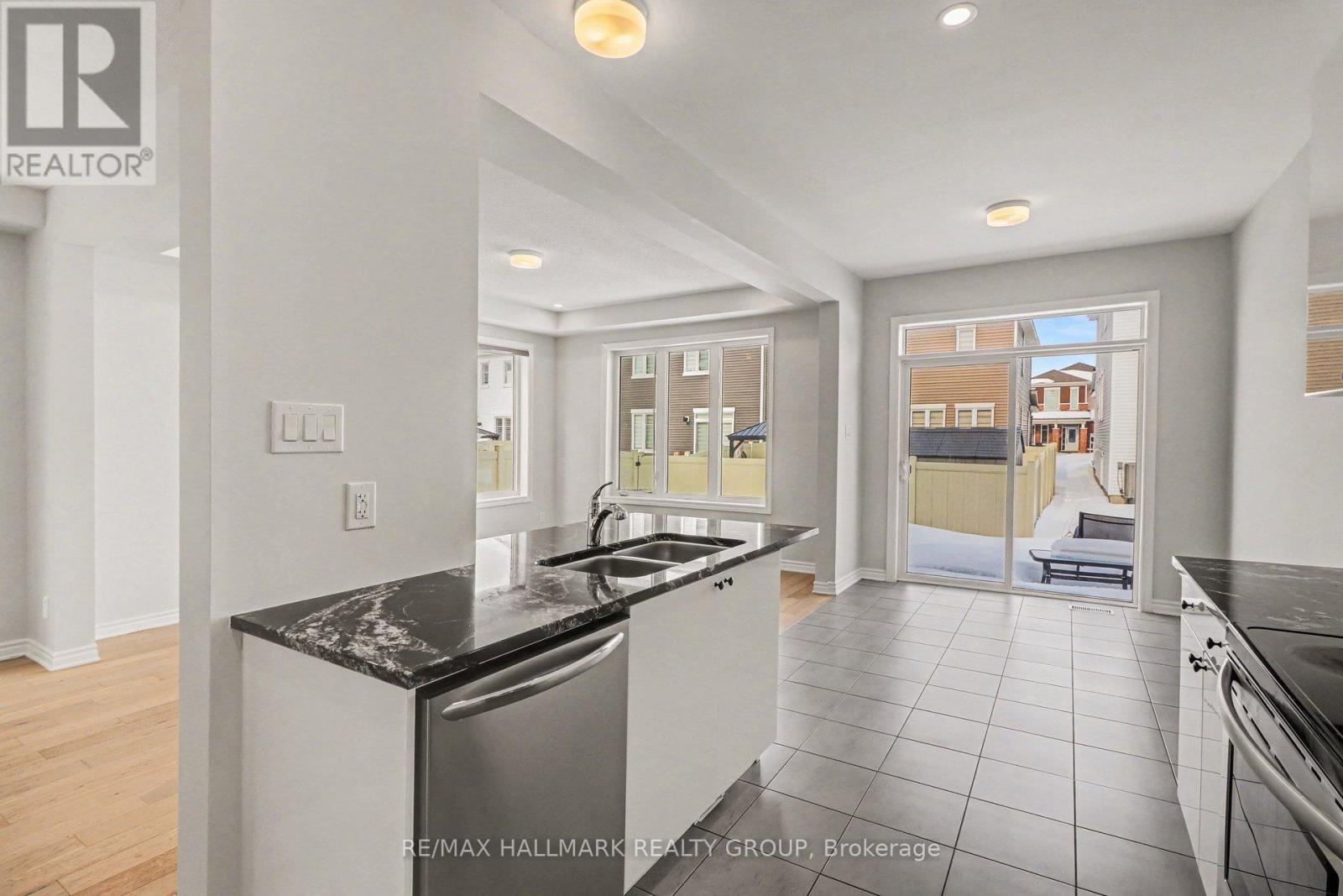 513 CATLEAF ROW — photo 11
