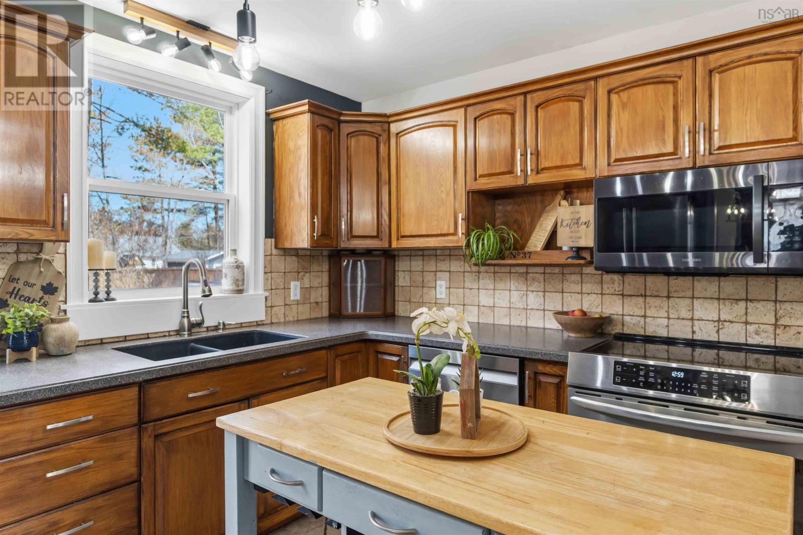 Property 7 of 21 of 108 Terra Nova Drive