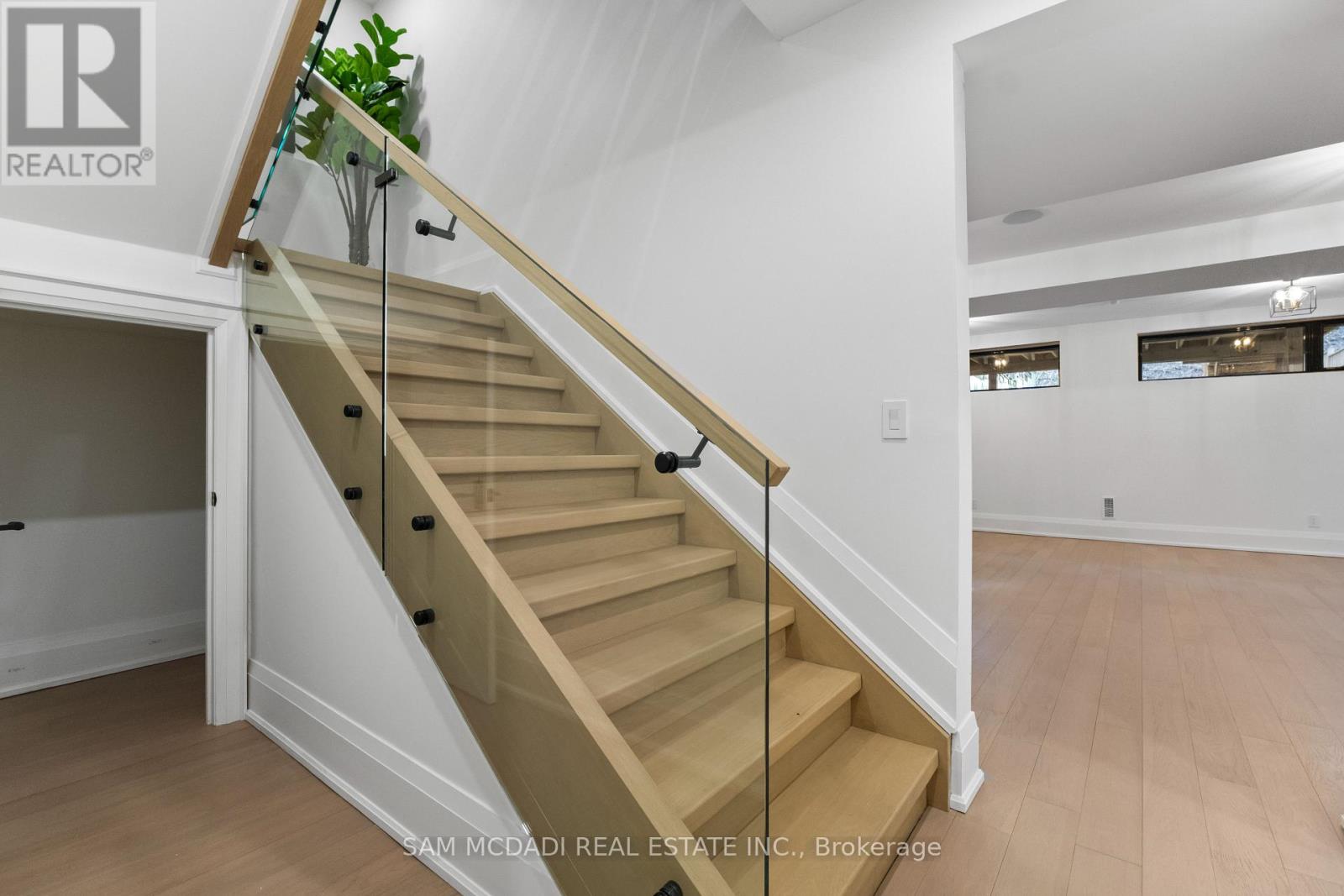 78 SOUTH KINGSWAY — photo 32
