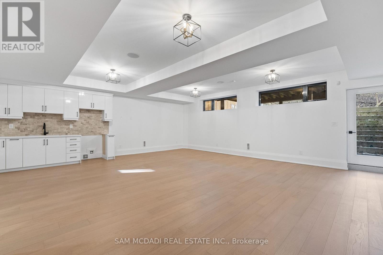 78 SOUTH KINGSWAY — photo 33