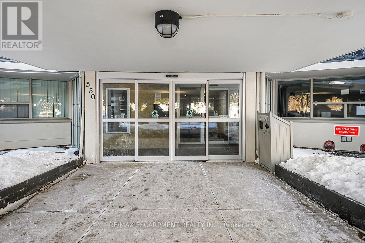308 - 530 LOLITA GARDENS, Mississauga (Mississauga Valleys), Ontario, L5A3T2 — Photo 2