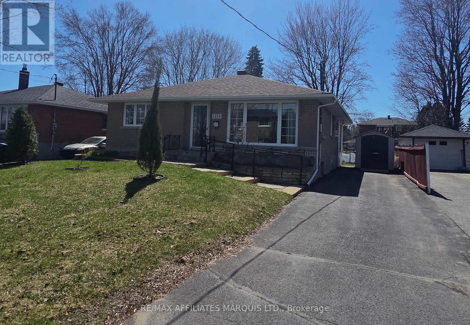 1220 CASWELL CRESCENT — photo 2