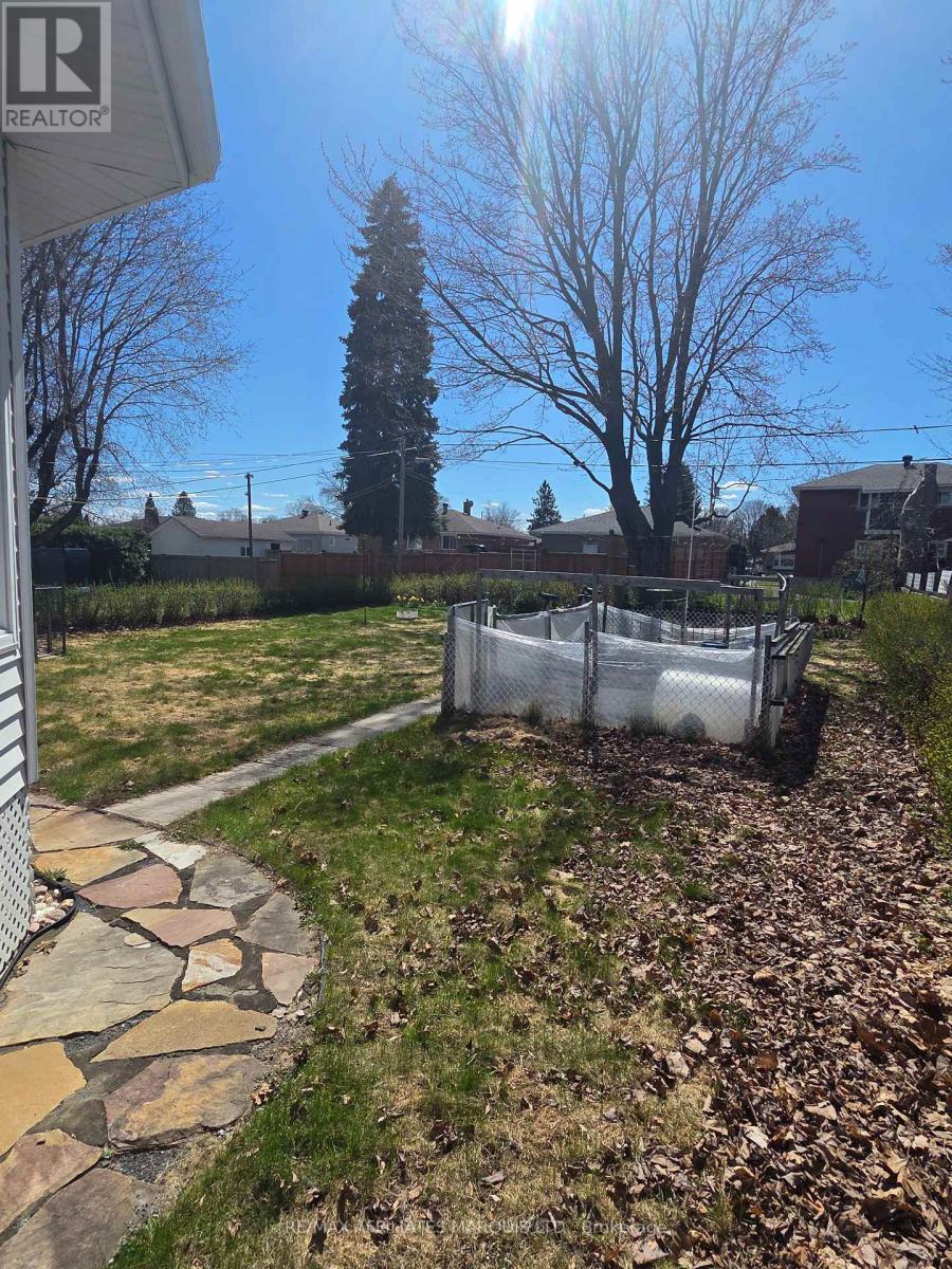 1220 CASWELL CRESCENT - 31