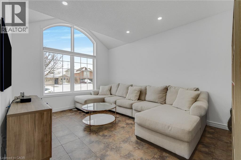 191 HAWKSWOOD Trail, Hamilton, Ontario, L9B2T1 — Photo 5