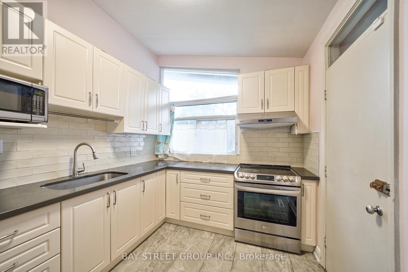 5 COTTONWOOD DRIVE — photo 11