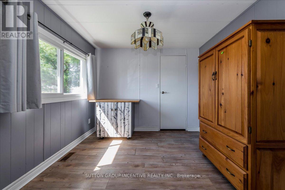 Bedroom / Den - Open to Living Room