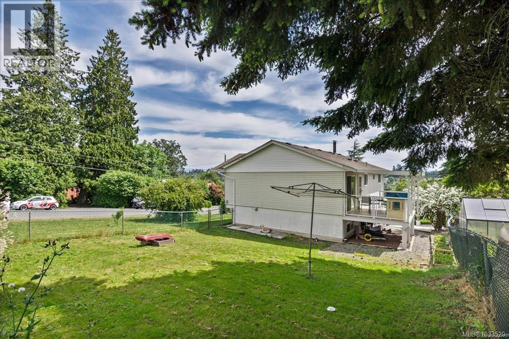 549 Weber St - Image 3