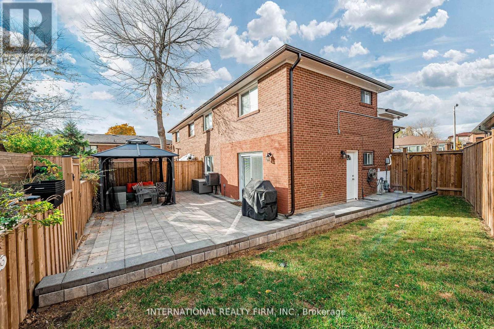 26 DELLBROOK CRESCENT - 16
