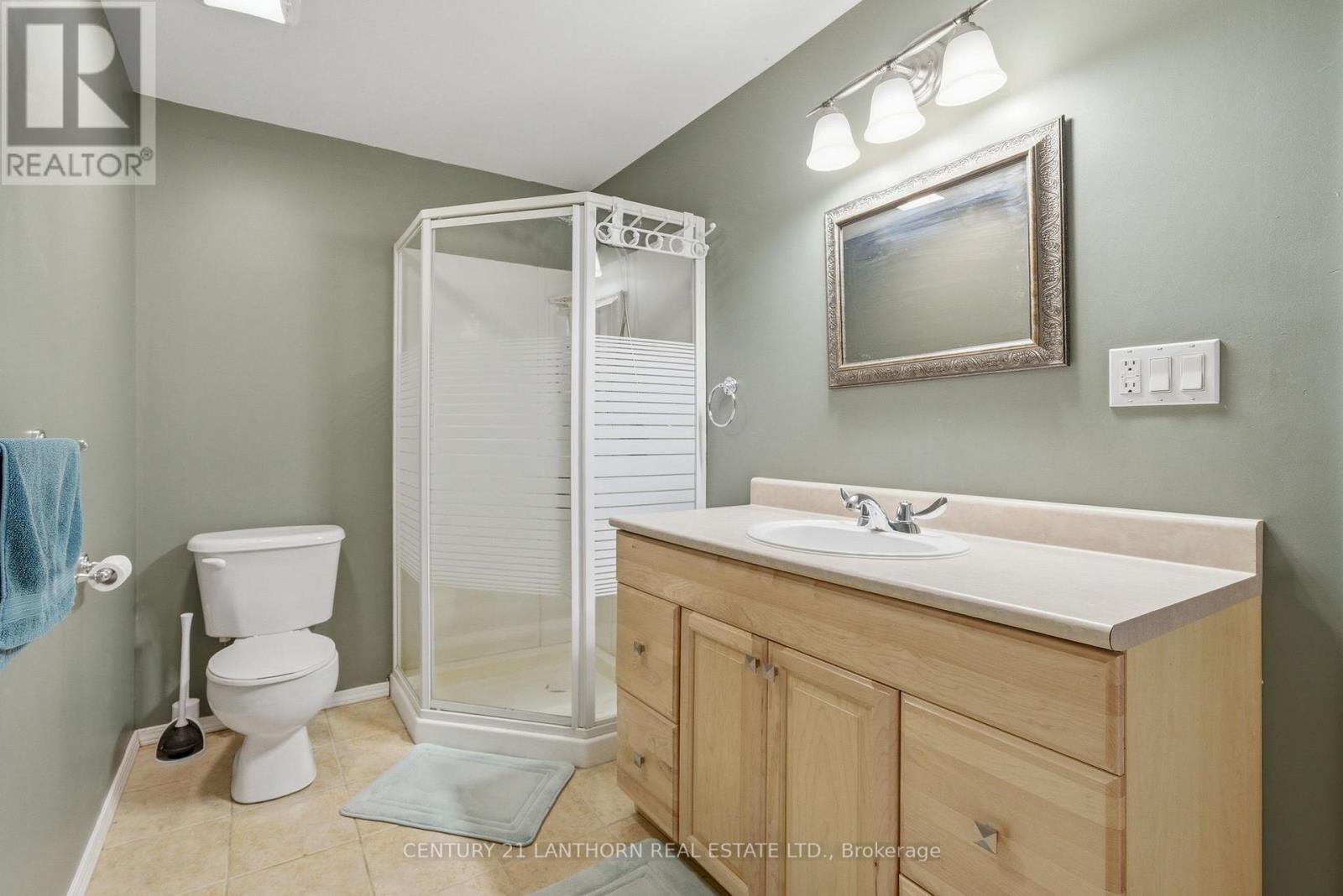 656 A COOPER ROAD - 38
