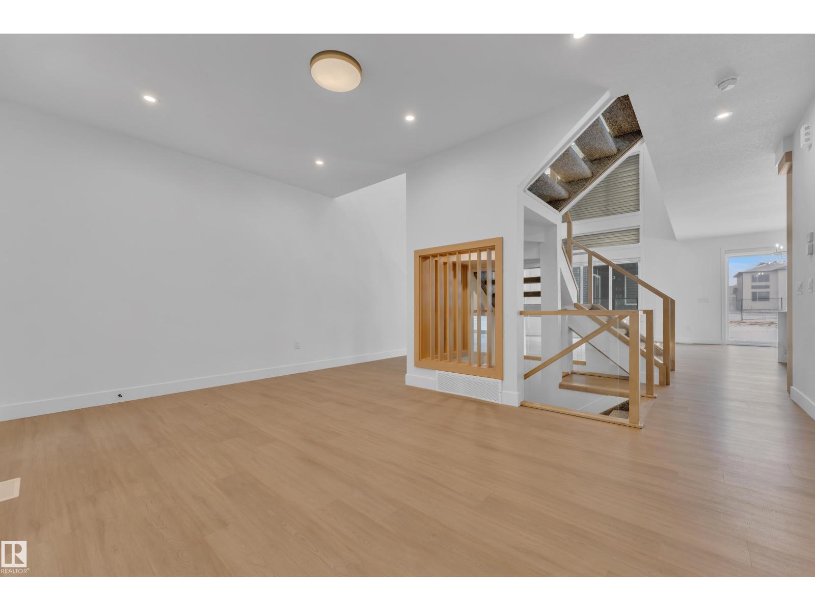 8790 Mayday LN SW, Edmonton